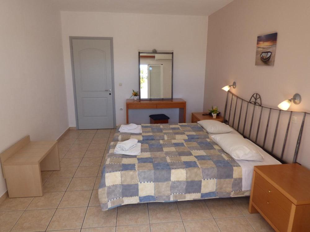 Paradiso Apartments Ýpsos Buitenkant foto