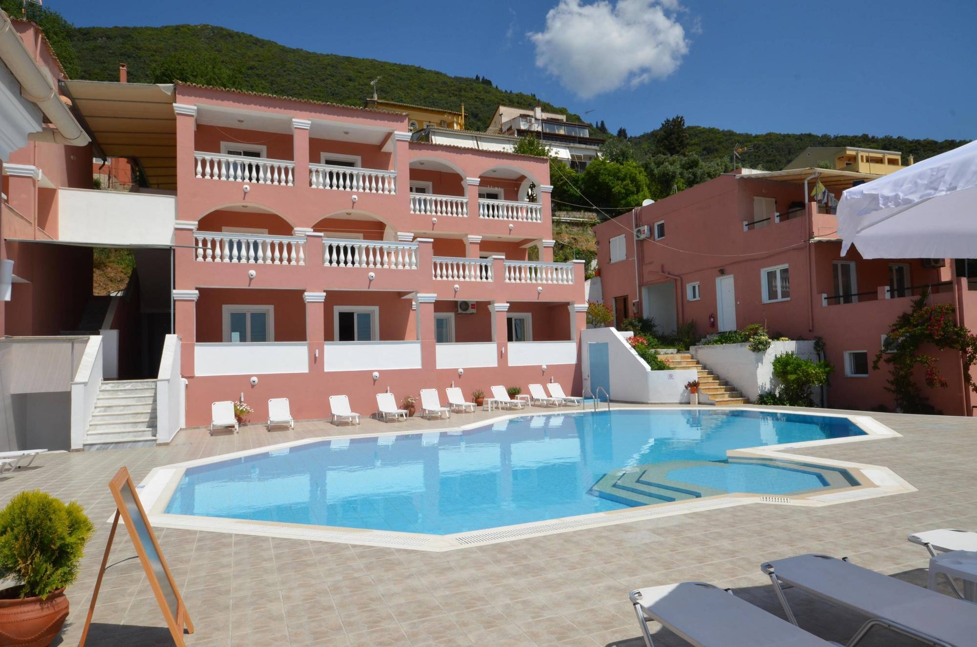 Paradiso Apartments Ýpsos Buitenkant foto